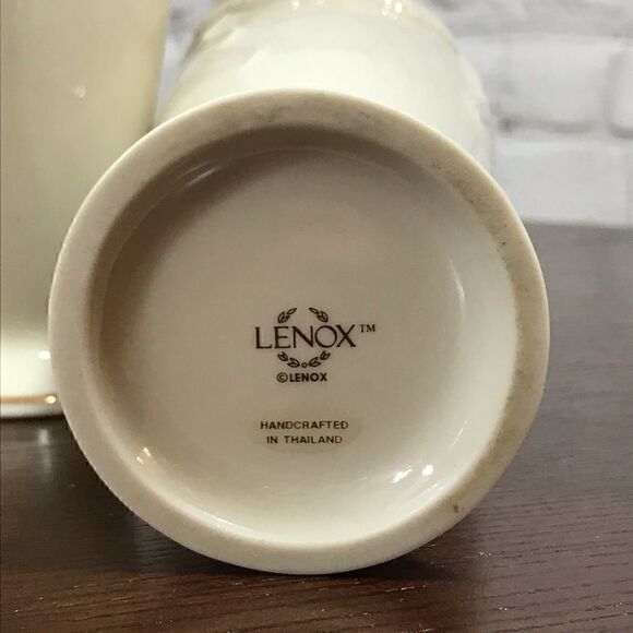 LENOX ROSEBUD COLLECTION gold trim cream Porcelain Vase Vintage set of two EUC - Picture 4 of 7